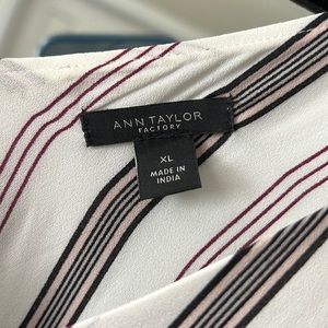 Ann Taylor Xl v neck tank